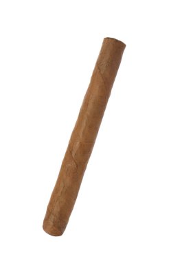 Tütün yaprağına sarılı sigara, beyaza izole edilmiş.