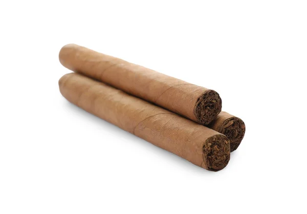 Charutos Embrulhados Folhas Tabaco Sobre Fundo Branco — Fotografia de Stock