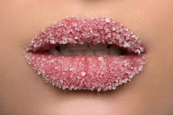 Γυναίκα Όμορφα Παχουλά Χείλη Καλυμμένα Ζάχαρη Κοντινό Πλάνο — Φωτογραφία Αρχείου