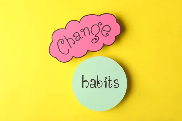 Hábitos Cambio Frase Sobre Fondo Amarillo Plano — Foto de Stock
