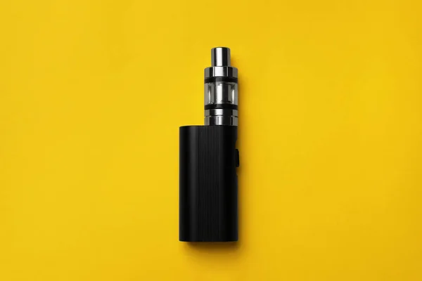 Elektronische Zigarette Auf Gelbem Hintergrund Draufsicht — Stockfoto