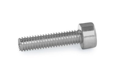 Bir metal soket cıvatası beyaza izole edilmiş.