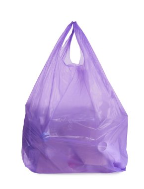 Tam menekşe çöp torbası beyaza izole edilmiş. Çöp geri dönüşümü