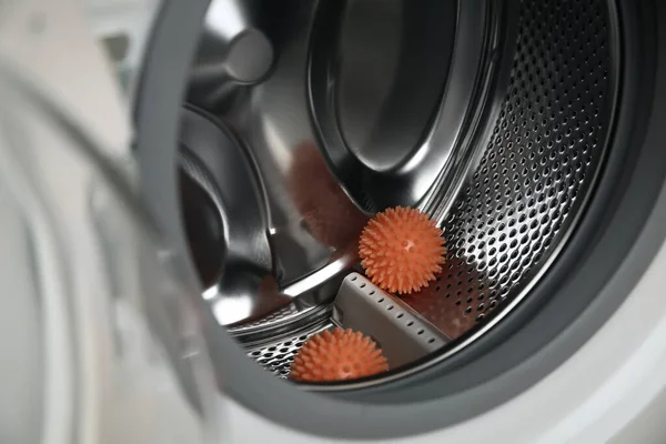 洗濯機のドラムで乾燥機のボール クローズアップ — ストック写真