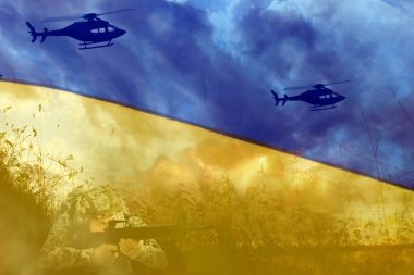 Ukrayna ulusal bayrağı ve askerinin savaş bölgesinde iki kez görülmesi