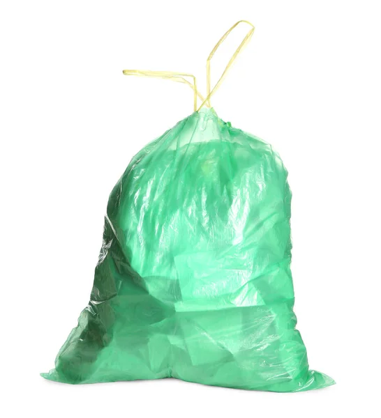 Çöplerle Dolu Yeşil Çöp Torbası Beyazda Izole Edilmiş — Stok fotoğraf