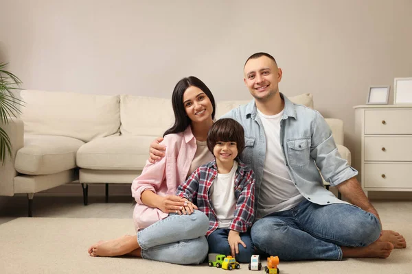 Happy Family Sitting Floor Home — Stock Photo, Image