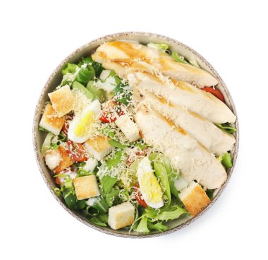 Lezzetli Sezar salatası beyaz kasede izole, üst manzara