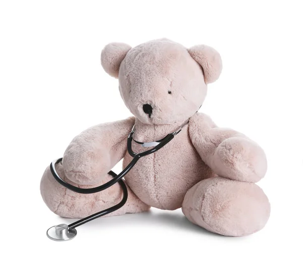 Słodki Miś Stetoskopem Odizolowany Białym Szpital Dziecięcy — Zdjęcie stockowe