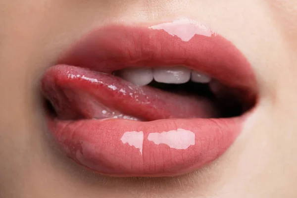 Junge Frau Mit Perfektem Lippen Make Nahaufnahme — Stockfoto