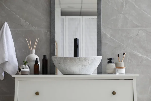 Stone Vessel Sink Faucet Toiletries White Countertop Bathroom — Stock Photo, Image