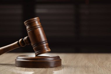 Masada tahta tokmak var. Metin için boşluk