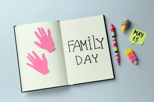 Quaderno Con Testo Family Day Maggio Ritagli Carta Cancelleria Fondo — Foto Stock