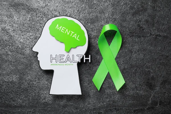 Всемирный День Психического Здоровья Вырез Головы Человека Мозг Зеленая Лента — стоковое фото