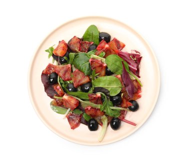 Beyaz arka planda Sicilyalı portakallı leziz salata.