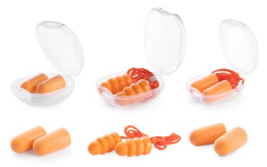 Beyaz arkaplanda turuncu kulak tıkaçları ile ayarlandı