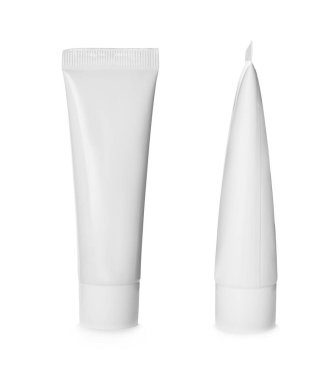 Beyaz arka planda boş kozmetik ürünleri tüpleri, kolaj. Tasarım için model