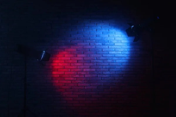 Bright Blue Red Spotlights Brick Wall Dark Room Space Text — Stock Photo, Image