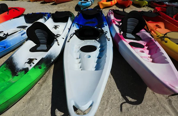 Many Colorful Kayaks Outdoors Sunny Day — Stock Photo, Image