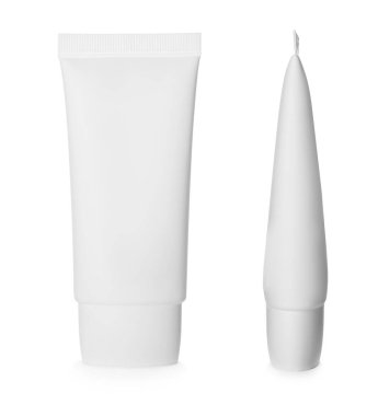 Beyaz arka planda boş kozmetik ürünleri tüpleri, kolaj. Tasarım için model