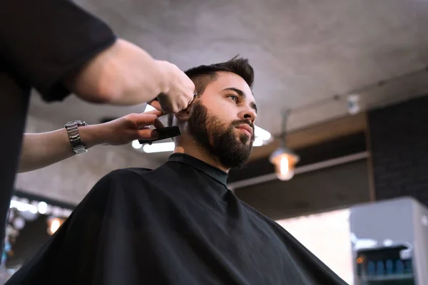 Professional Hairdresser Working Client Barbershop Low Angle View — Fotografia de Stock