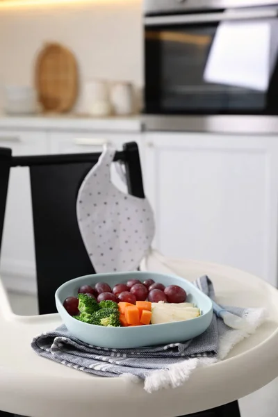 Silla Alta Con Comida Vajilla Para Bebés Bandeja Interior — Foto de Stock