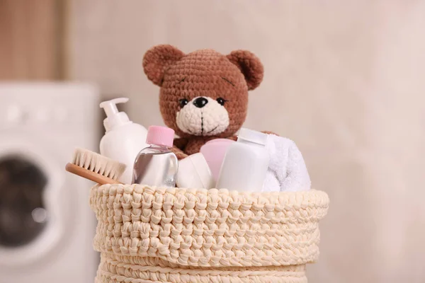 Baby Cosmetic Products Bath Accessories Toy Bear Knitted Basket Indoors — Stock Photo, Image
