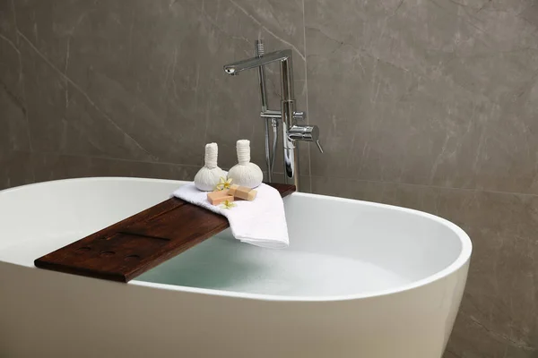 Wooden Bath Tray Herbal Massage Bags Bathroom Amenities Tub Indoors — Photo