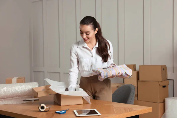 Seller Packing Clothes Cardboard Box Table Office Online Store — стоковое фото