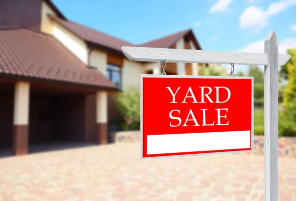 Sign Text Yard Sale Modern House Sunny Day — Stock Fotó