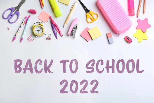 Terug Naar School 2022 Verschillende Briefpapier Witte Achtergrond Plat Lay — Stockfoto