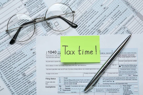 Reminder Note Words Tax Time Glasses Pen Documents Flat Lay — Fotografia de Stock