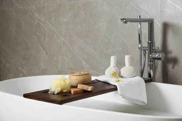 Wooden Bath Tray Herbal Massage Bags Bathroom Amenities Tub Indoors — Stock Photo, Image