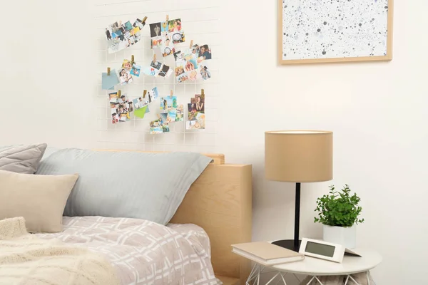 Stylish Room Interior Comfortable Bed Vision Board Wall — ストック写真