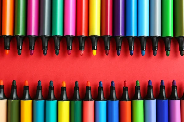Many Colorful Markers Red Background Flat Lay Space Text School — Foto de Stock