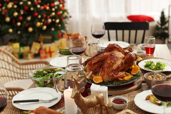 Festive Dinner Delicious Baked Turkey Wine Table Indoors Christmas Celebration — Foto Stock