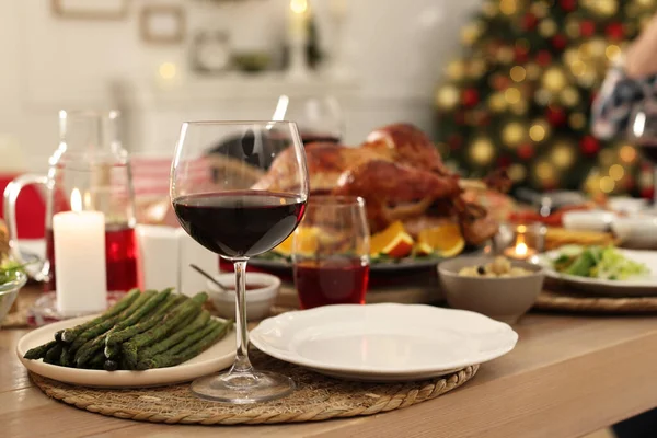 Festive Dinner Delicious Food Wine Table Indoors Space Text Christmas — Foto Stock