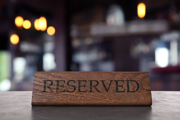 Wooden Sign Reserved Grey Table Restaurant — Stock fotografie