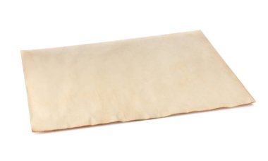 Beyazda izole edilmiş boş eski bir mektup