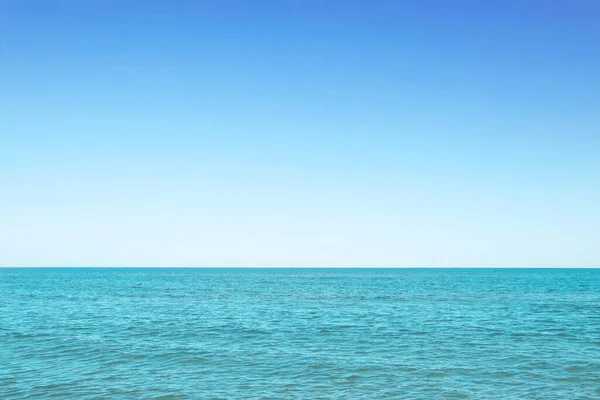 阳光明媚的大海美景 — 图库照片
