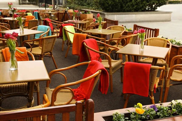 Outdoor Cafe Wicker Chairs Wooden Tables — Photo