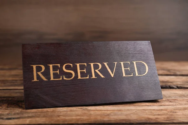 Elegant Sign Reserved Wooden Surface Table Setting Element — Stock Fotó
