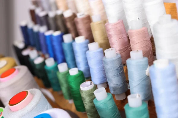 Set Colorful Threads Stand Tailor Studio Closeup — Stock Photo, Image