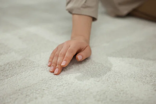 Woman Touching Soft White Carpet Closeup View — Stock Photo, Image