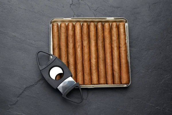 Cigarros Cortador Guillotina Mesa Negra Vista Superior —  Fotos de Stock