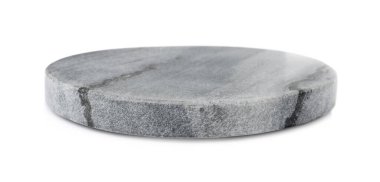 Beyaz arka planda şık bir bardak altlığı.