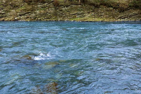 Mountain River Flowing Rocky Bank Wilderness — Stockfoto