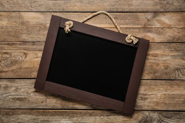 Schoon Klein Zwart Krijtbord Houten Tafel Bovenaanzicht — Stockfoto