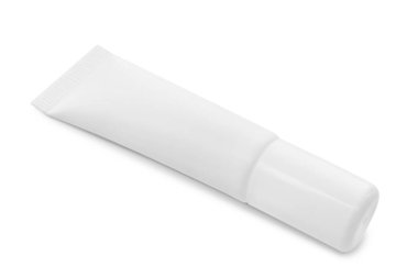 Beyaz üzerine izole edilmiş boş kozmetik ürün tüpü