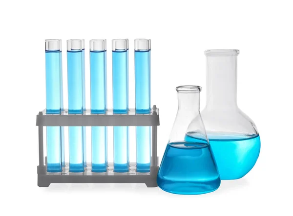 Vetreria Laboratorio Con Liquido Azzurro Sfondo Bianco — Foto Stock